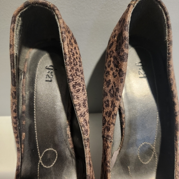 Leopard Print Heels - Picture 3 of 4